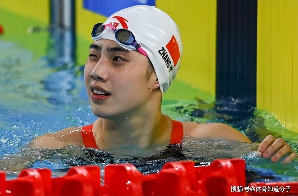 既然可爱都扔给了YOYO，那伊面只能走刻毒古板线路了。